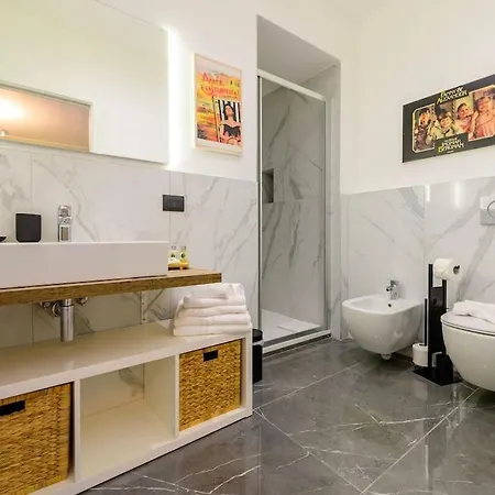 Apartamento -porta Susa - Centro- Lussuoso Loft - Wifi E Ac